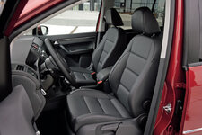 2011-VW-Touran-BlueMotion-17.jpg