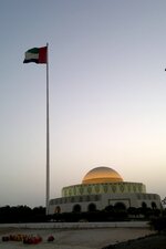Abu_Dhabhi_Corniche_Flag_post.jpg