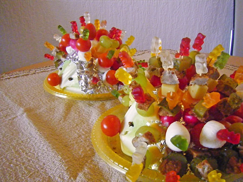 0-gartenliebes-bunter-spiesse-igel-mit-gummibaeren.webp