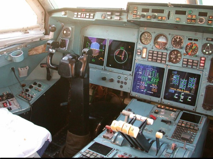 01_il96300_111860.jpg