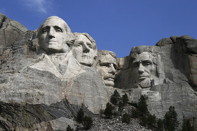 06.04.03_Mount_Rushmore_Monument_%28by-sa%29-3_new.jpg