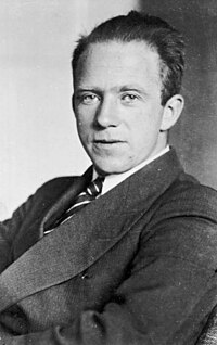 0px-Bundesarchiv_Bild183-R57262,_Werner_Heisenberg.jpg