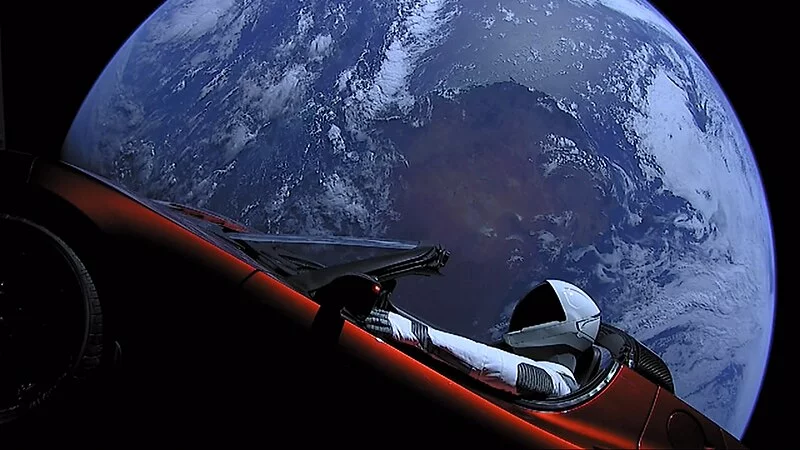 0px-Elon_Musk%27s_Tesla_Roadster_%2840143096241%29.webp