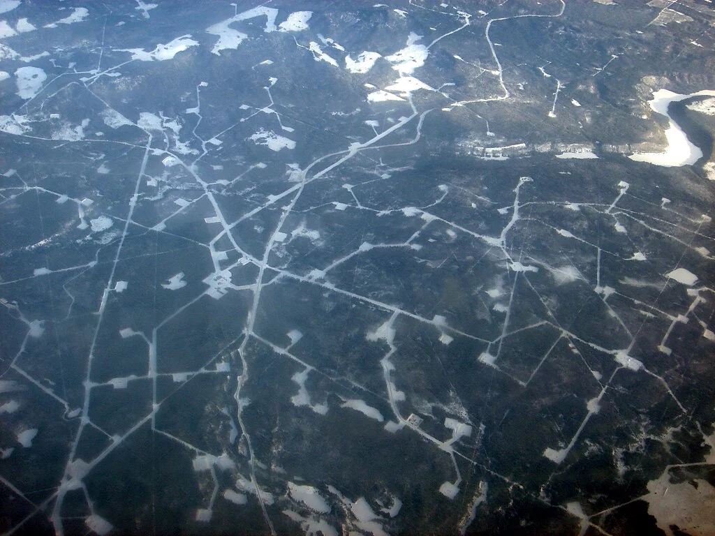 1024px-Alberta_oil_field.webp