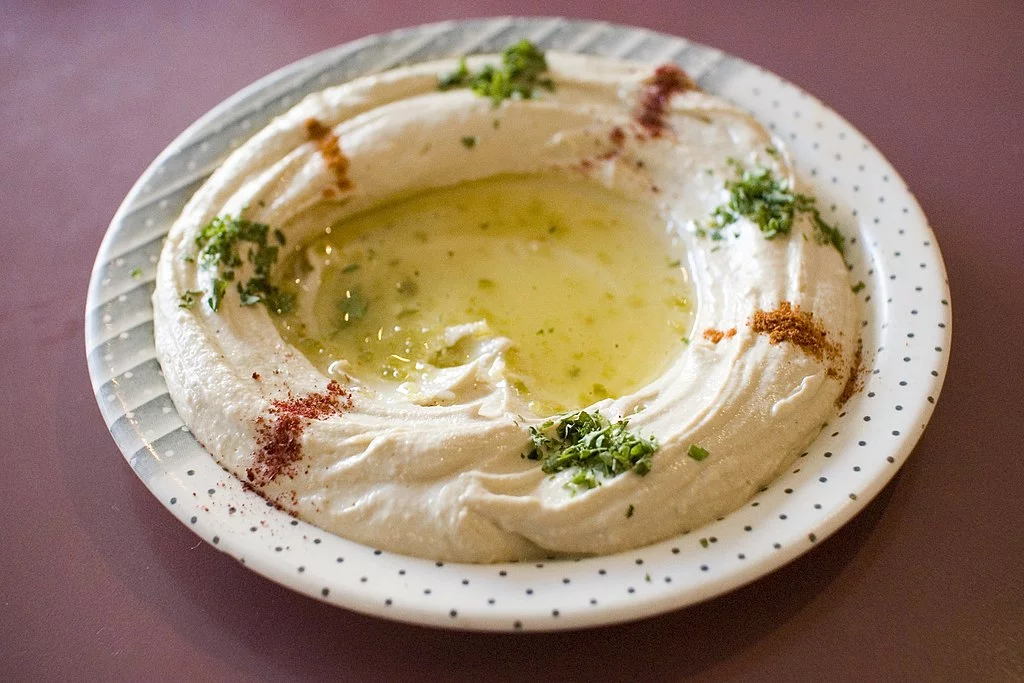 1024px-Hummus_from_The_Nile.webp
