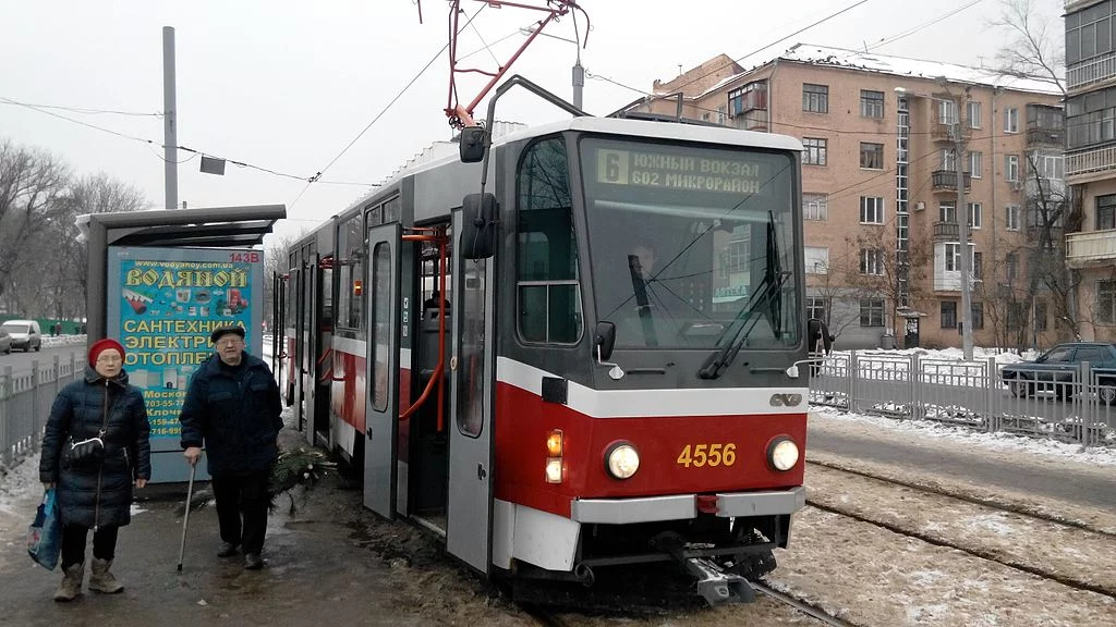1024px-Tatra_T6A5_4556.webp