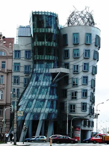 12-dancingbuilding-thumb.webp