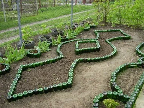 12-flower-bed-fence-480x360-custom.webp