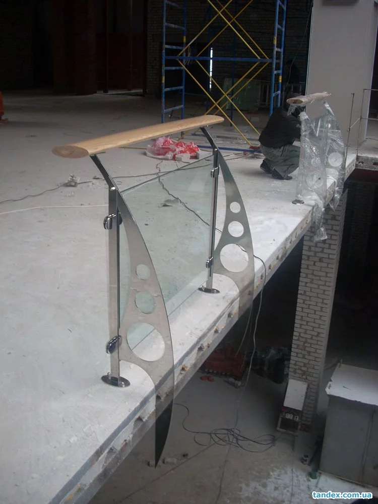 1230484950_fences-from-glass-and-stainless-become.webp