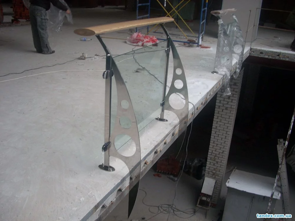 1230484953_fences-from-glass-and-stainless-become.webp