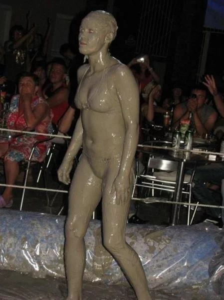 1236886620_mud_fight_17.webp