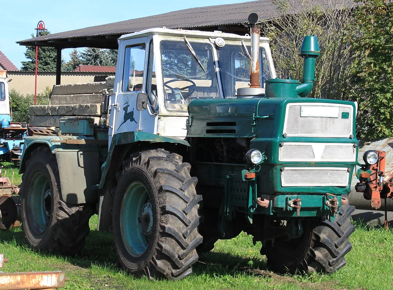 1280px-T_150_K_front.webp