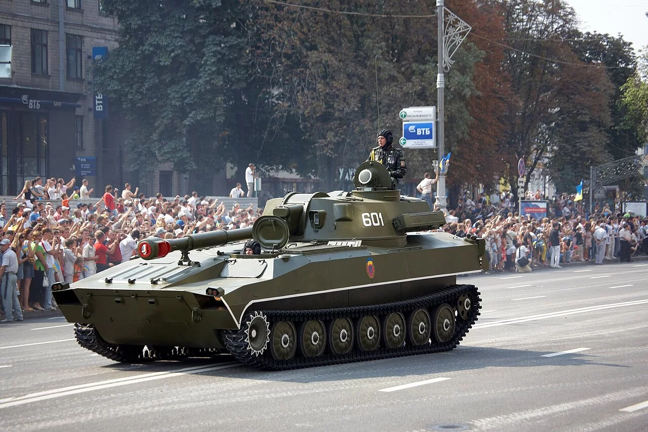 1280px-Ukrainian_2S1_Gvozdika_SPG.webp
