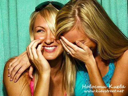 1290173937_girls.webp