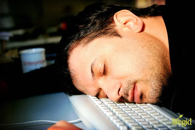 1302721750-4_sleep_man1.webp