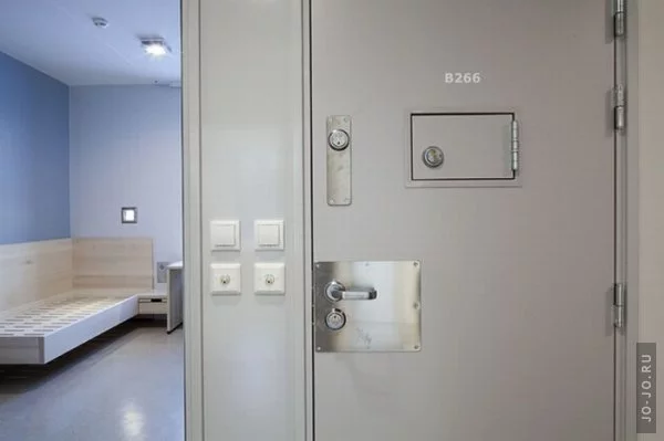 1311747936_prison_03.webp