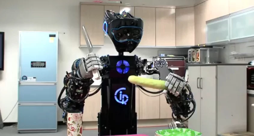 1351852448_ciros-robot.webp