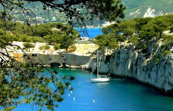 1366389790_lazurnyj_bereg.webp