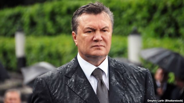 1434870863_yanukovich_rain.jpg
