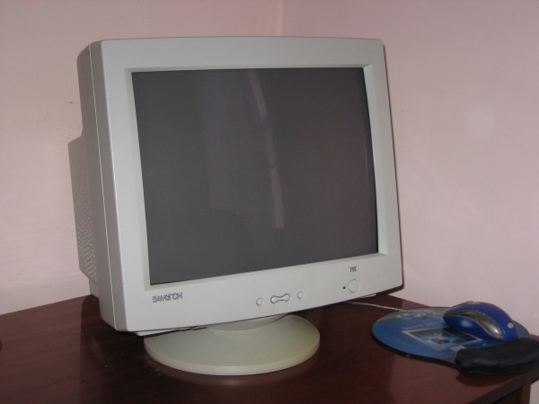 149643d1295817608-monitor-samtron-76e-monitor.jpg