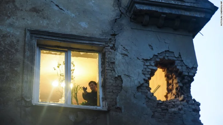 150603083613-01-ukraine-crisis-0603-exlarge-169.webp