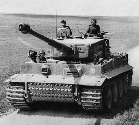 -16%2C_Nordfrankreich%2C_Panzer_VI_%28Tiger_I%29.2.jpg