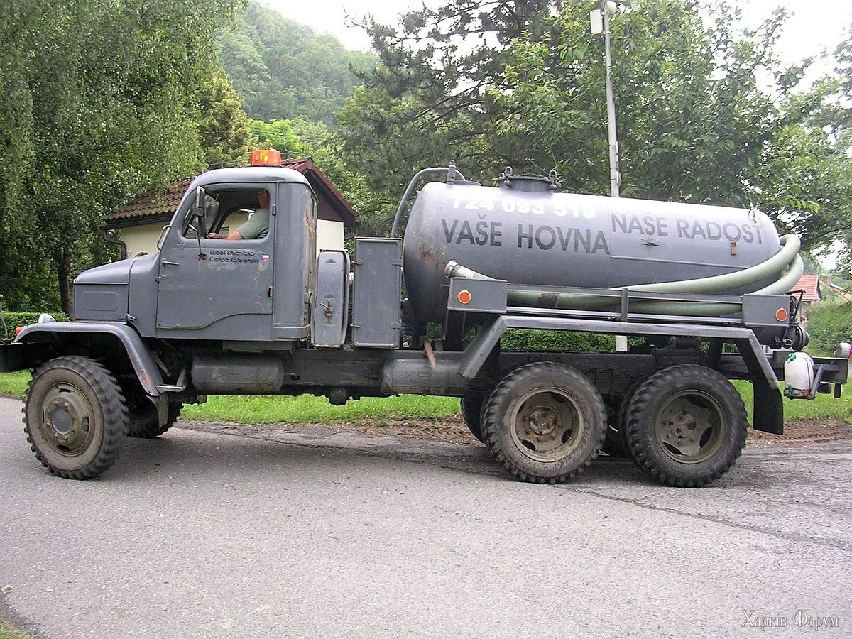 1634477490_49-krot-mobi-p-mashina-govnovoz-mashini-krasivo-foto-52.jpg