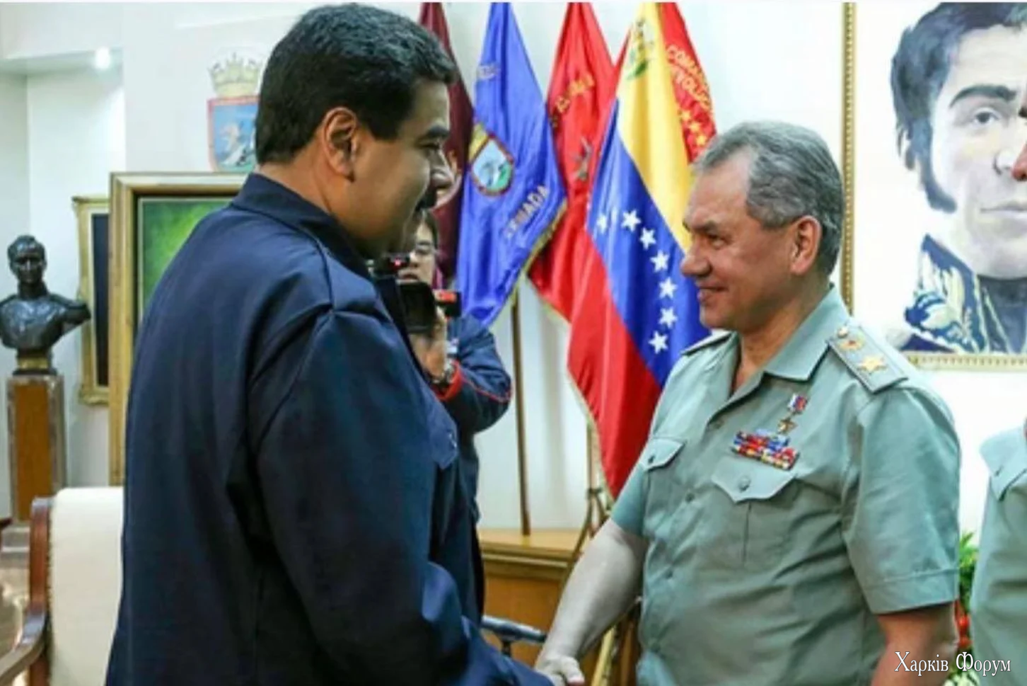 Шойгу получает орден за «обеспечение национальной безопасности Венесуэлы»… :D:D:D