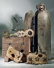 180px-Diverse_torture_instruments.webp