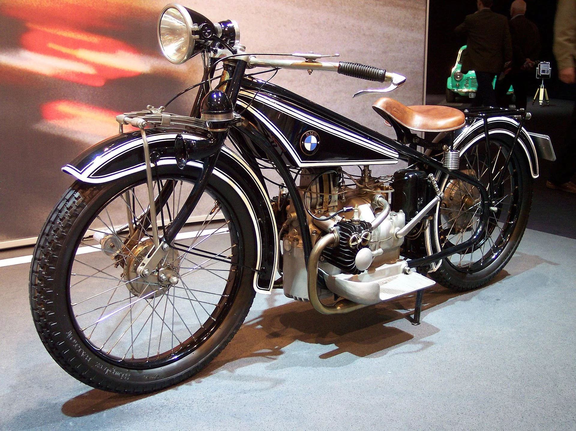 1920px-BMW_R32_vl_TCE.jpg