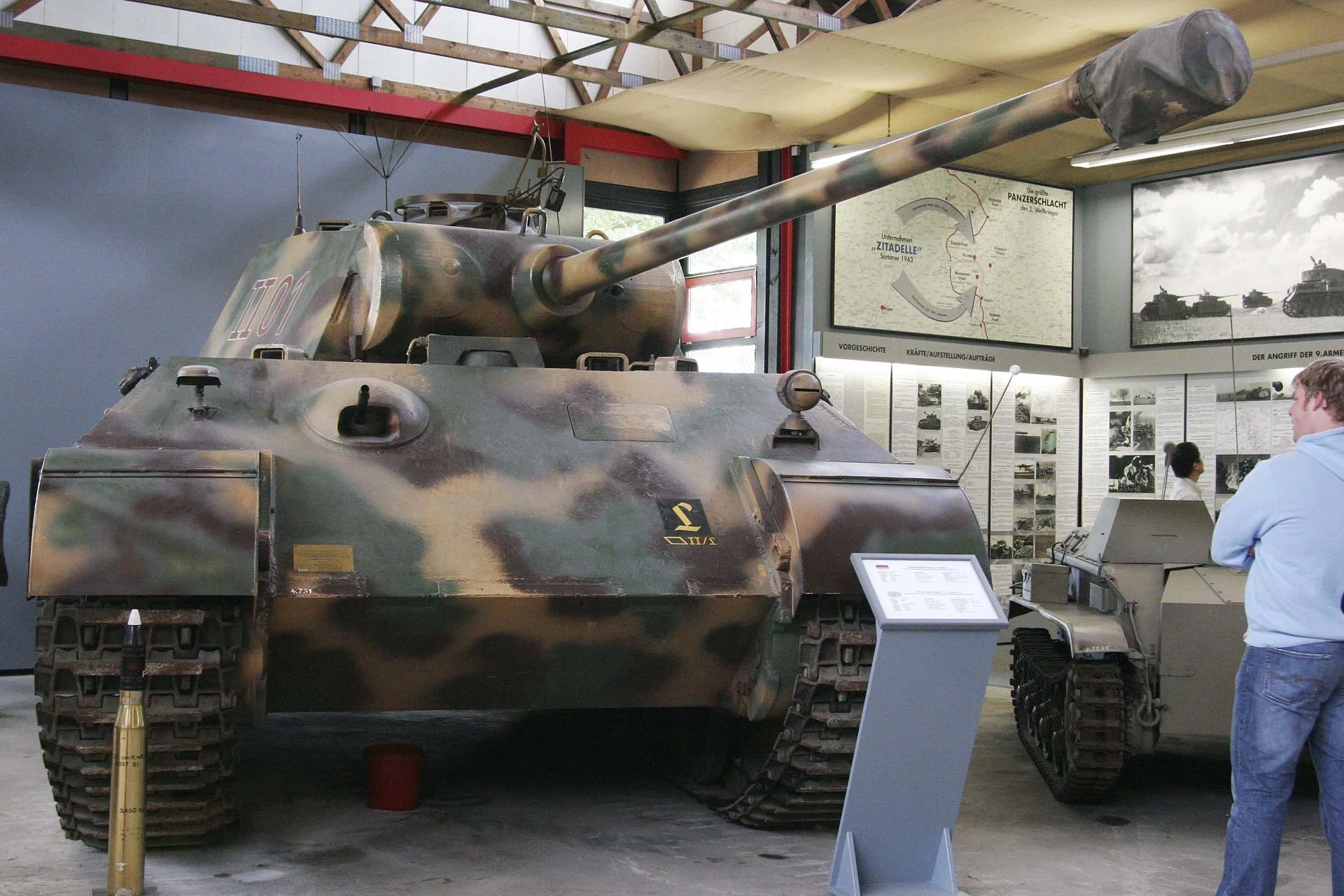 1920px-SdKfz267.webp