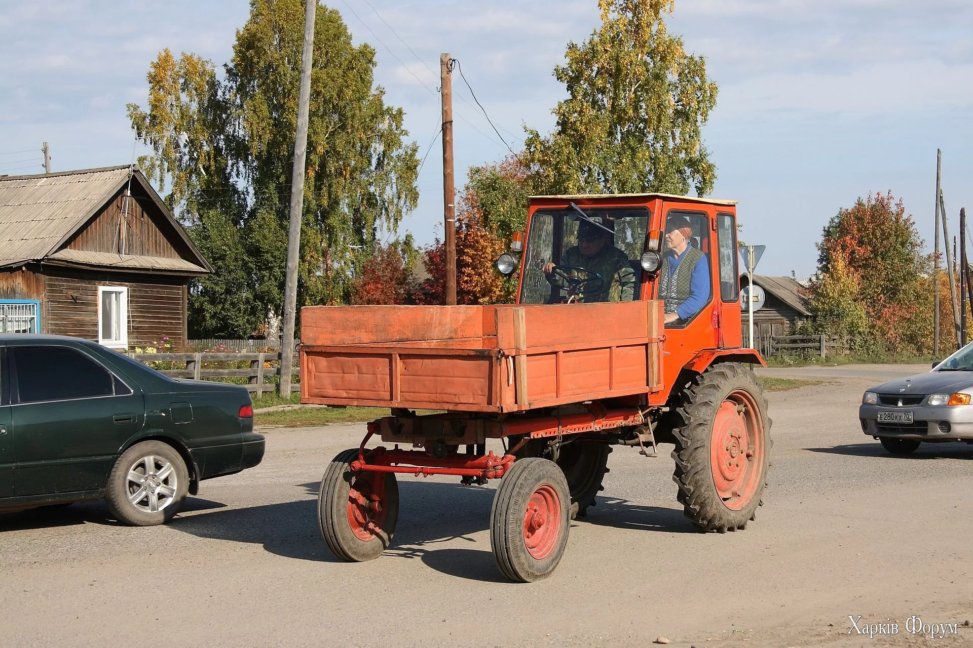1920px-T-16_tractor_in_Tomsk_oblast.webp