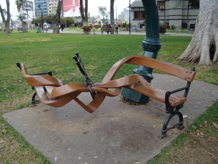 1streetbench.webp