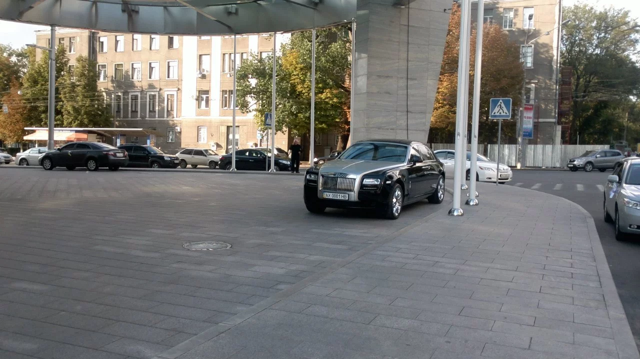 1Yv_Kz6qD7g.webp
