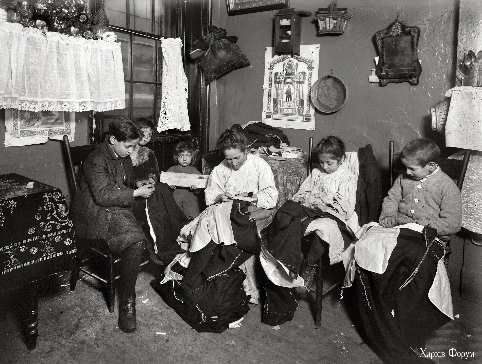 $ 2 per week for his work in 1913.jpg