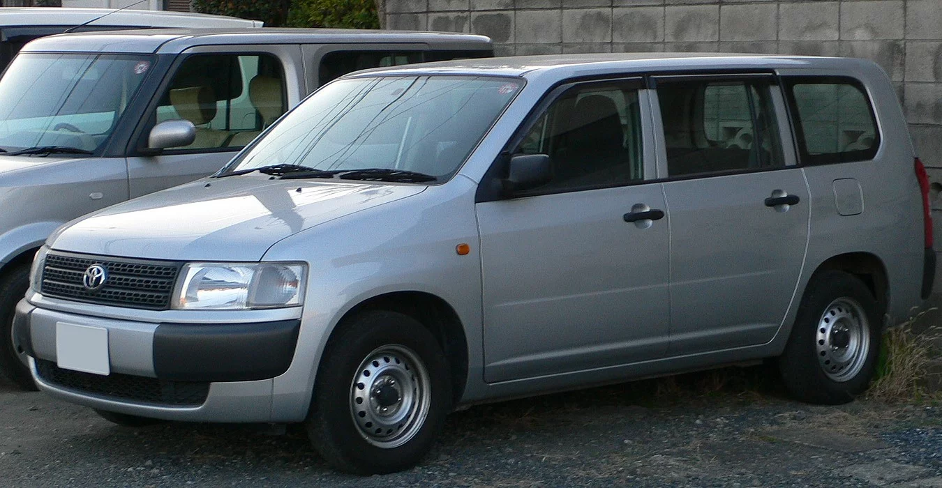 2002_Toyota_Probox_01.webp
