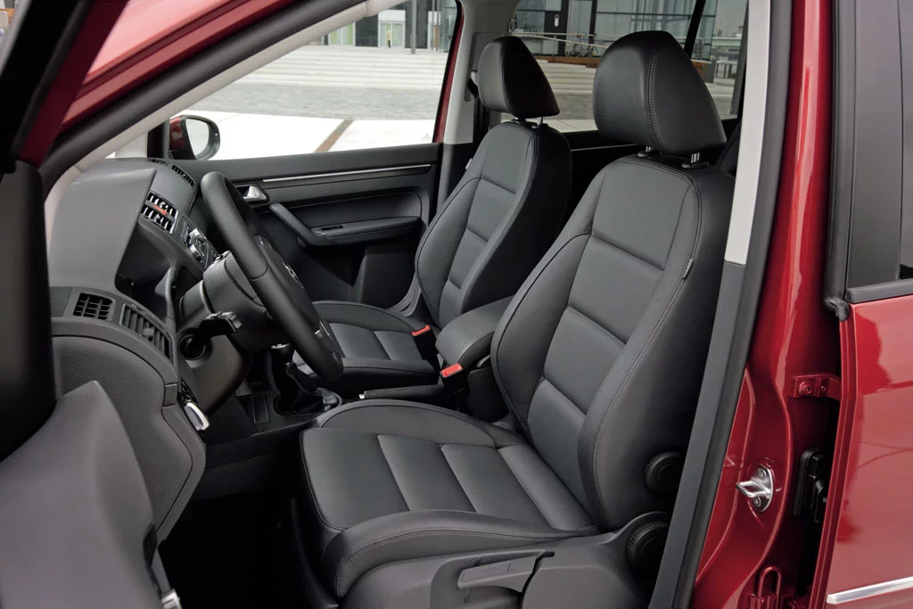 2011-VW-Touran-BlueMotion-17.webp