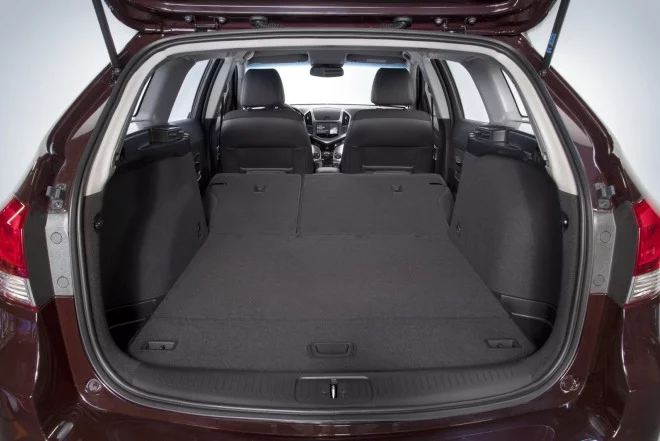 2013-chevrolet-cruze-facelift-e62[2].webp