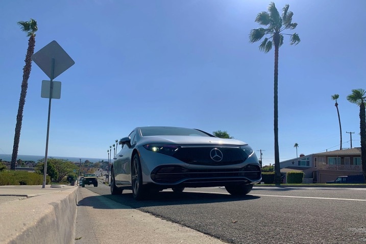 2022_mercedes-benz_eqs_f34_ns_111221_717.jpg