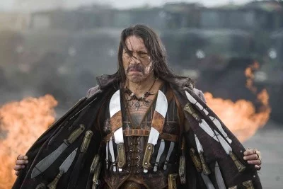 2090280701_machete-2010-3308-wallpaper.thumbnail.webp