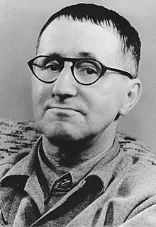 220px-Bertolt-Brecht.jpg