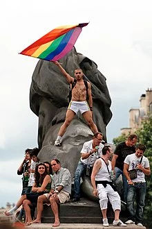 220px-Gay_Pride_Paris_2008_n9.webp