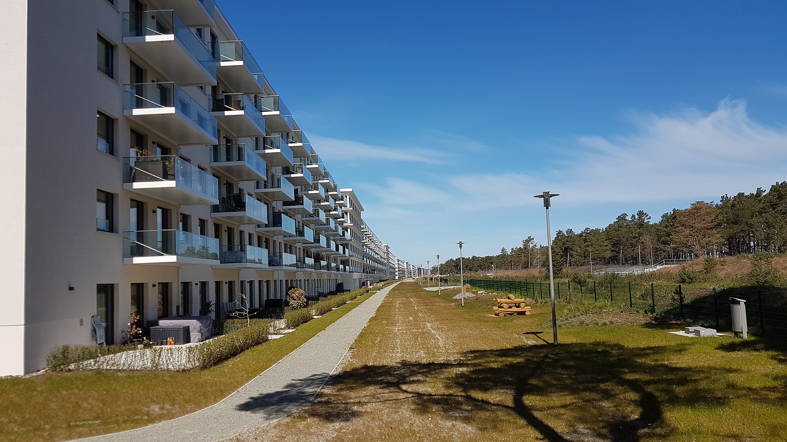 2560px-2019_Prora_Block_I_Seeseite.jpg