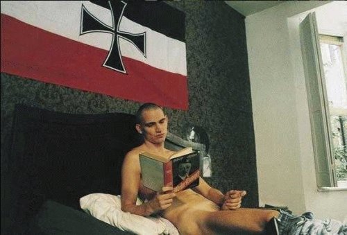 27676231_NACIST.jpg