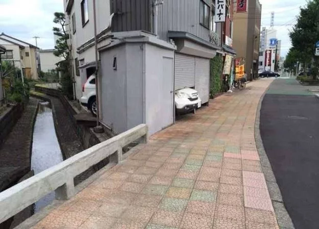 296463_782803.webp