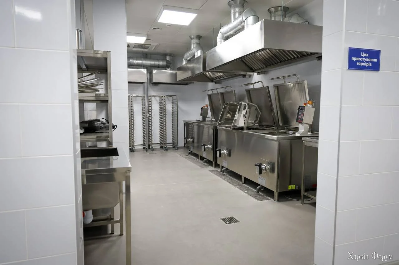 Фабрика-кухня для школярів у Харківській області 4