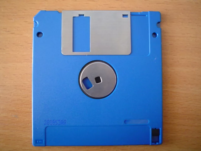 3,5_DD_floppy_%28720_KB%29_back.webp