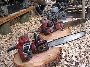 300px-Dolmar_Chainsaws_8805.webp