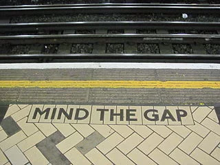 320px-Mind_the_gap_2.webp
