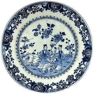 330px-Qing_Dynasty_Plate_with_valance.webp